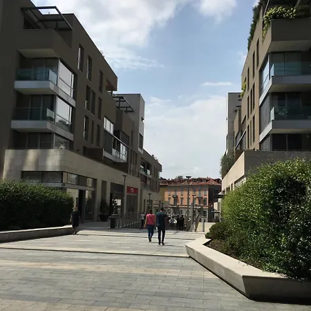 Corso - New Building * Mediolan
